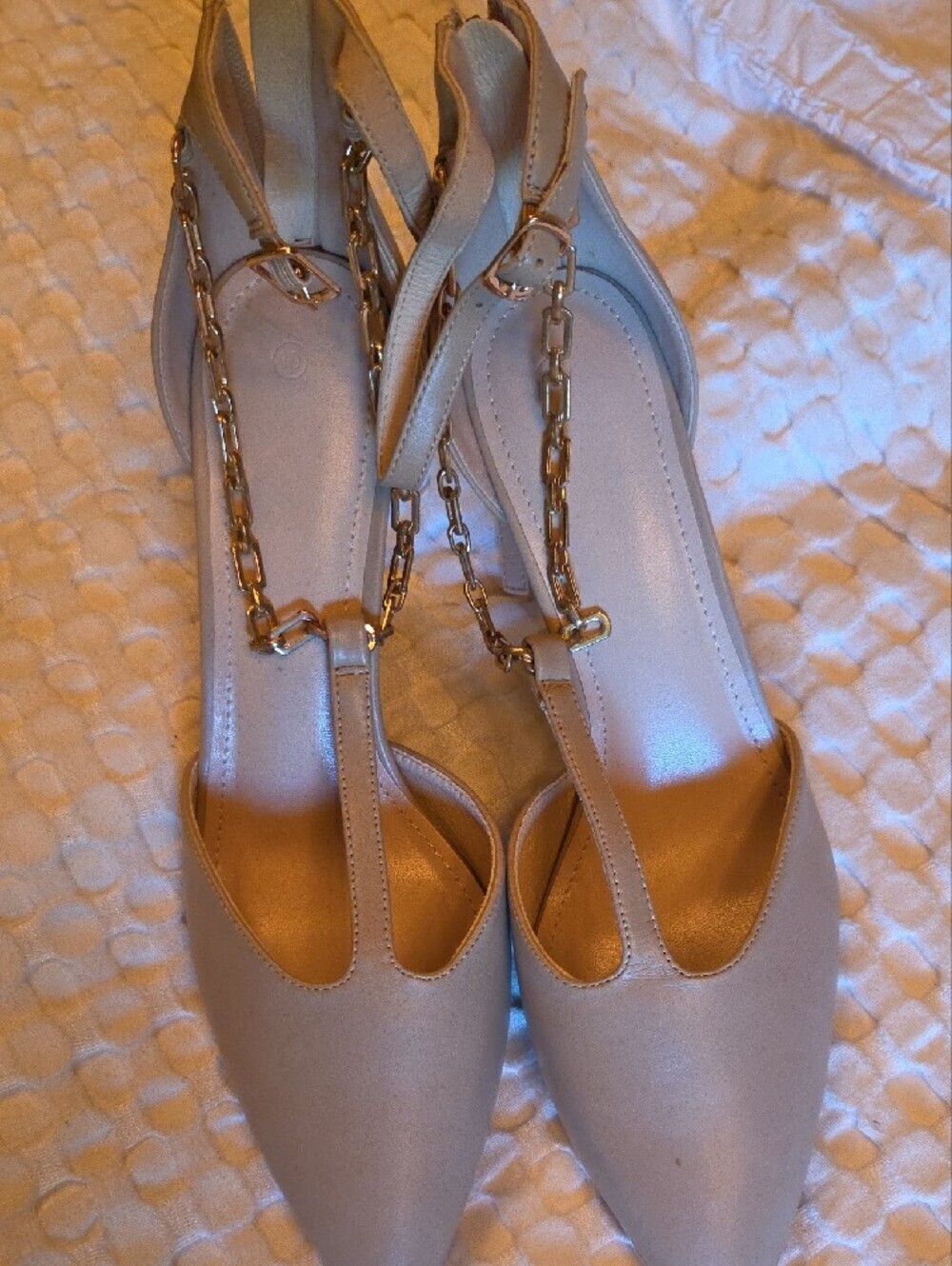 Pointed Toe Chain-Strap Pumps in Tan Size 10 - Picture 2 of 5